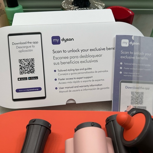 SOLD!!! Dyson airwrap - limited edition- color pop - like new - Picture 5 of 12